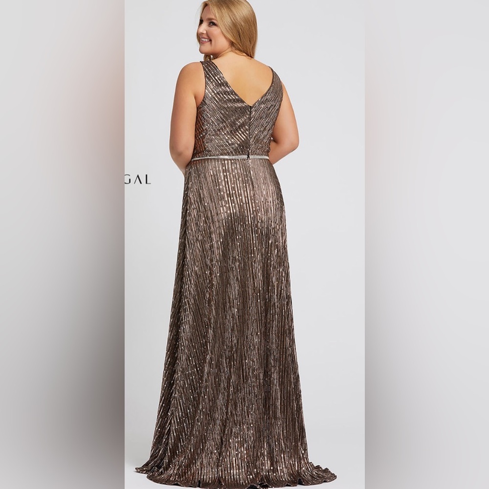 NWT Mac Duggal Copper Full Beaded V Neck Evening Gown 22W Prom Formal NEW - Picture 2 of 10